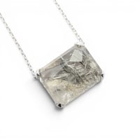 【necklace】　ルチル結晶入りホワイトガーデンクォーツ　かんなカット