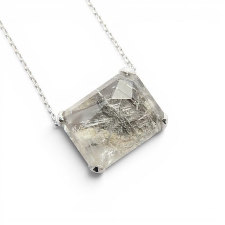 【necklace】　ルチル結晶入りホワイトガーデンクォーツ　かんなカット