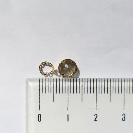 【charm】　イエロージルコン　6mm　さくらインカット