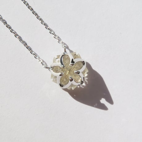 ルチルクォーツ 10mm さくらシェイプカット necklace
