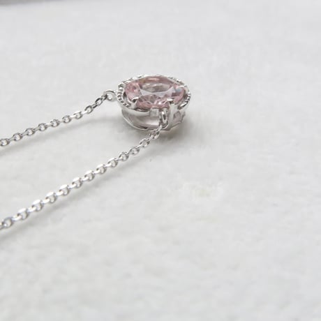 【necklace】　モルガナイト　6mm　ダンデライオンカット