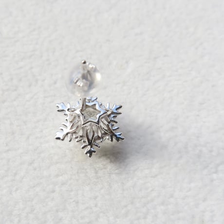 【pierced】　白水晶　6mm　ゆきんこカット　片耳