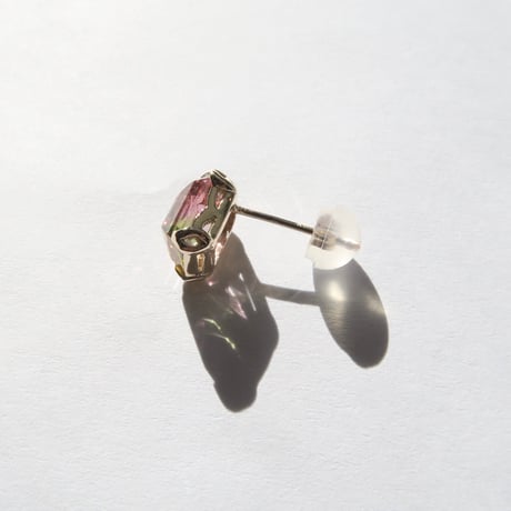 バイカラートルマリン 6.4×5.4mm オクタゴン 甲州貴石切子 pierced(片耳)