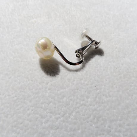 【 earring】　カービング淡水パール　片耳