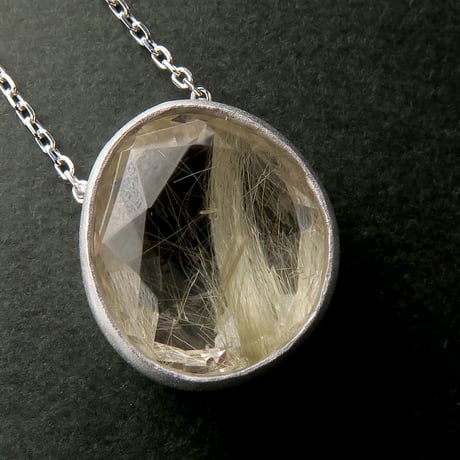 【necklace】　ルチルクォーツ　かんなカット