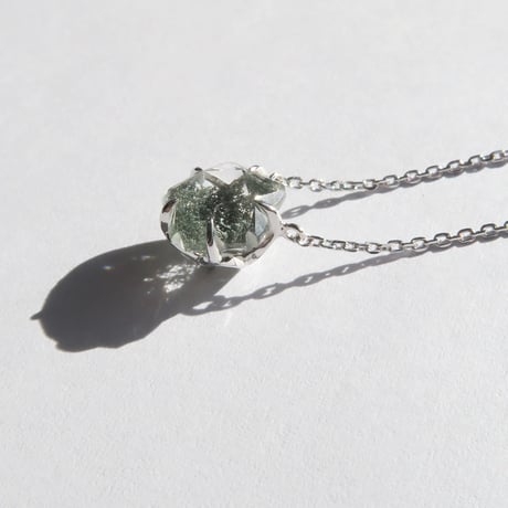 【necklace】　グリーンガーデンクォーツ 8.5mm さくらシェイプカット