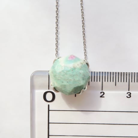 【necklace】　ルビーインフックサイト：シミズ貴石 かんなカット