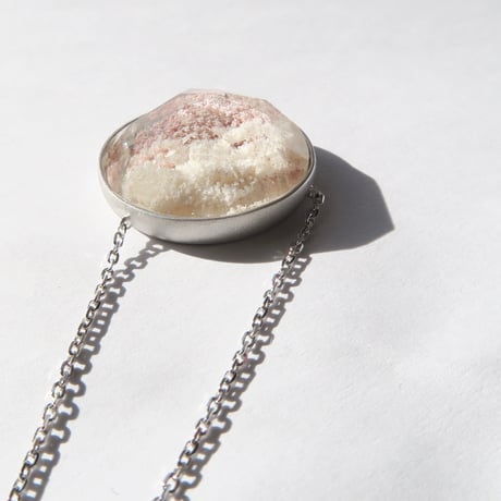 ホワイトガーデンクォーツ 19mmRD かんなカット　necklace
