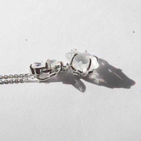 ミルキークォーツ 8.5mm さくらシェイプカット necklace
