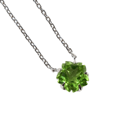 【necklace】　ペリドット 　7mm　さくらシェイプ