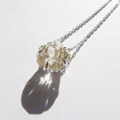 ルチルクォーツ 10mm さくらシェイプカット necklace