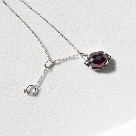 【necklace】　ガーネット リップ型 甲州貴石切子