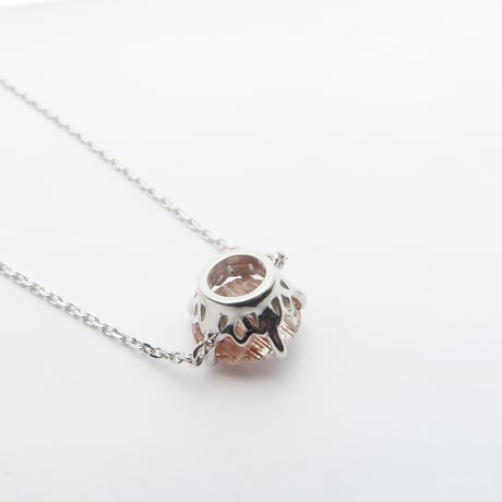 【bracelet】　レッドルチルクォーツ　カメリアカット
