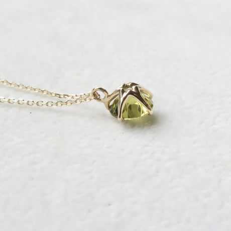 【necklace】　マリガーネット　6.3mm　ダンデライオンカット