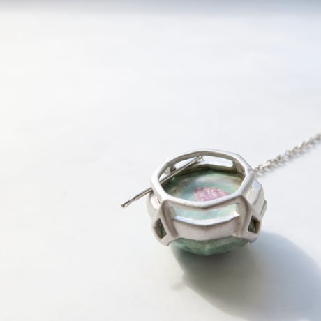 【necklace】　ルビーインフックサイト：シミズ貴石 かんなカット