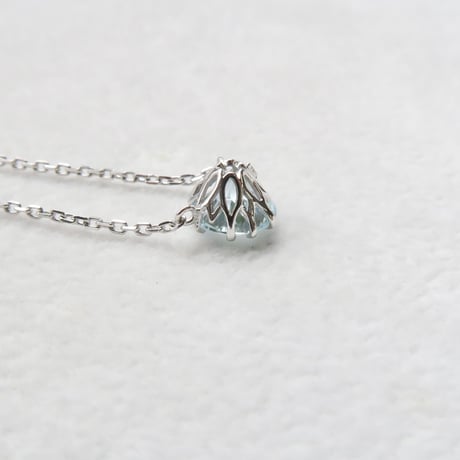 【necklace】　アクアマリン　6mm　クローバーインカット