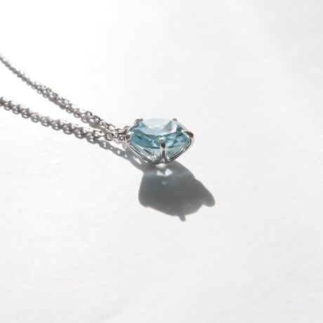 ブルージルコン 6mm さくらインカット necklace
