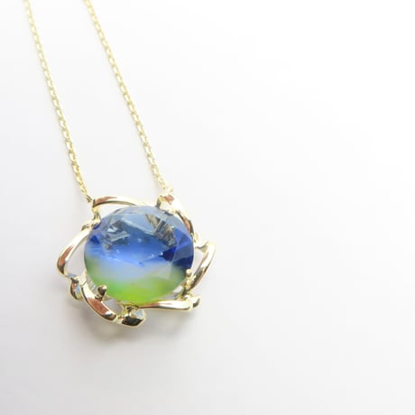 【necklace】　硝子の宝石　宇宙桜カット