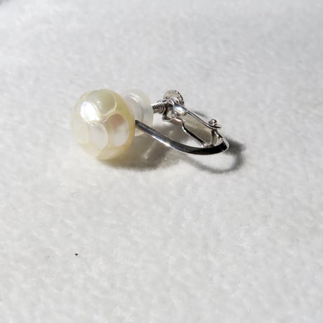 【 earring】　カービング淡水パール　片耳