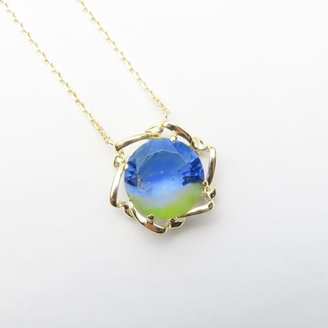 【necklace】　硝子の宝石　宇宙桜カット