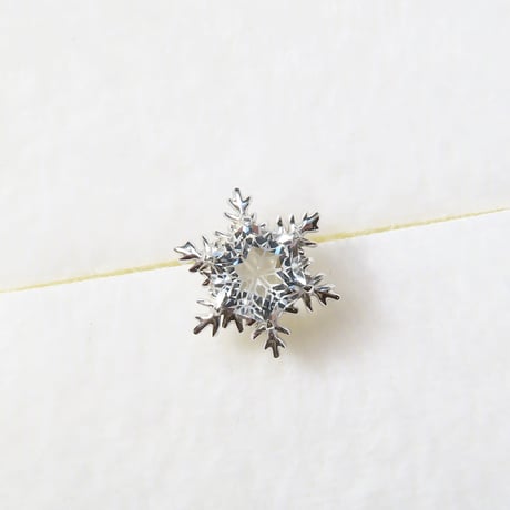 【pierced】　白水晶　6mm　ゆきんこカット　片耳