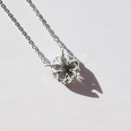 【necklace】　グリーンガーデンクォーツ 8.5mm さくらシェイプカット