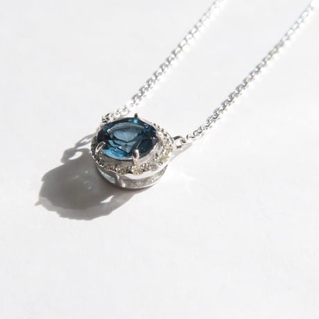 ロンドンブルートパーズ 6mm さくらインカット necklace
