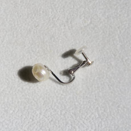 【 earring】　カービング淡水パール　片耳