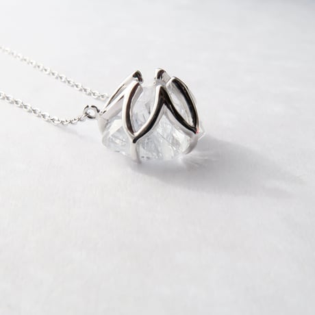 デュモルチェライトインクォーツ 10mm さくらシェイプカット necklace