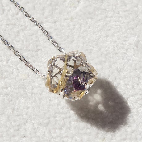 【necklace】　ルチルクォーツ　10mm　ぺたんこさくらシェイプ