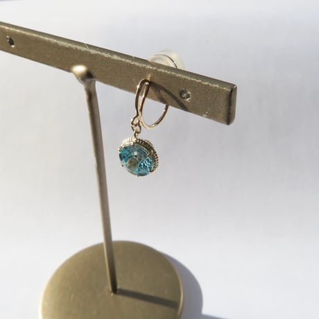 ブルージルコン 6mm ダンデライオンカット earring(片耳)
