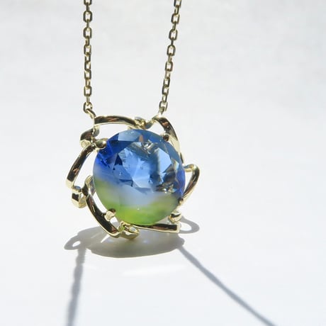 【necklace】　硝子の宝石　宇宙桜カット