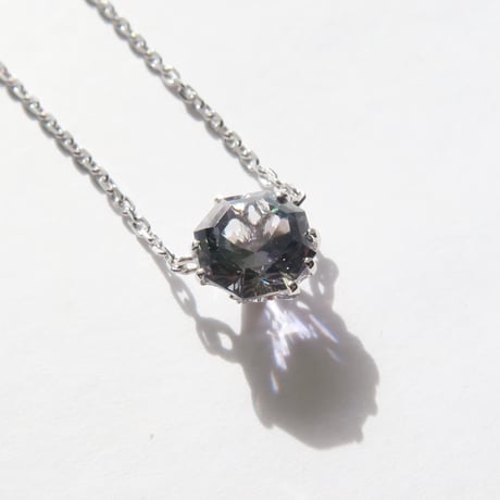 バイカラーゾイサイト 6mm アトリアカット necklace