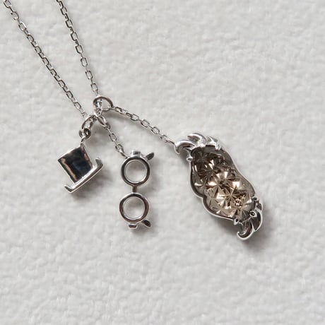 【necklace】　スモーキークォーツ　ヒゲ型　甲州貴石切子