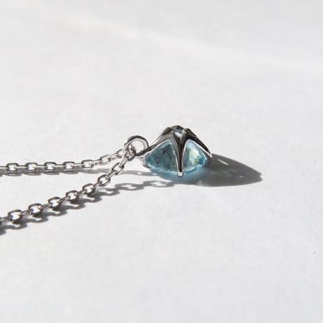 ブルージルコン 6mm さくらインカット necklace
