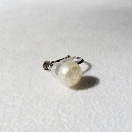 【 earring】　カービング淡水パール　片耳