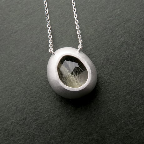 【necklace】　ルチルクォーツ　かんなカット