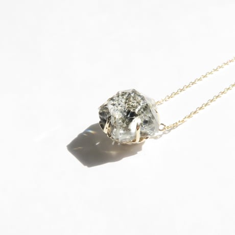 【necklace】　マイカインクォーツ 10mm 桜切子の切子なし