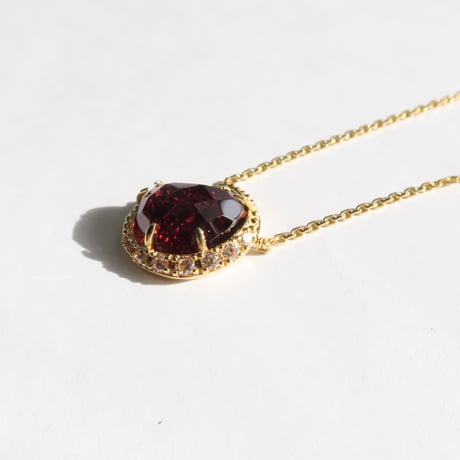 ガーネット 10×7mm 月型 甲州貴石切子 necklace