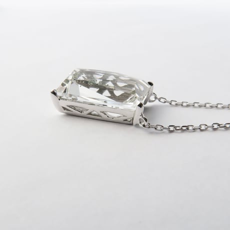 【necklace】　パイライトインクォーツ　かんなカット