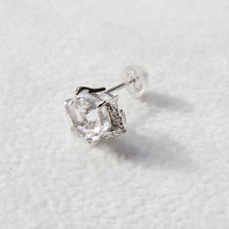 【pierced】　白水晶　6mm　ゆきんこカット　片耳