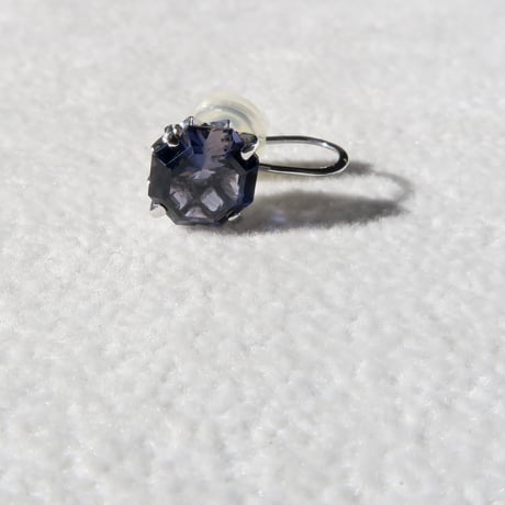 【earring】　アイオライト　7mm　アトリアカット　片耳