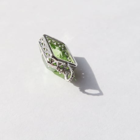 ペリドット 10×8mmオクタゴン 甲州貴石切子 charm