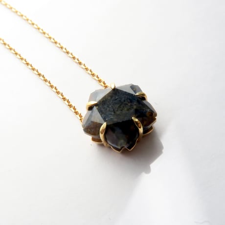 【necklace】　ピーターサイト 10mm ぺたんこさくらシェイプ