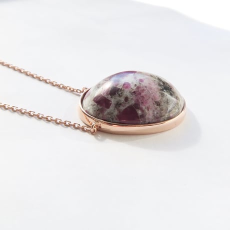 【necklace】 ルビーイングラナイト：シミズ貴石 会長カット