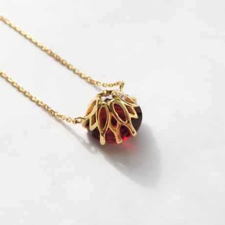 ガーネット 10mm カメリアカット　necklace