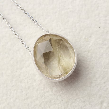 【necklace】　ルチルクォーツ　かんなカット