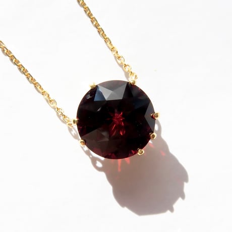 ガーネット 10mm カメリアカット　necklace