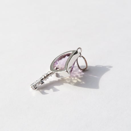 【charm】　アメトリン 10×7mm月型 甲州貴石切子