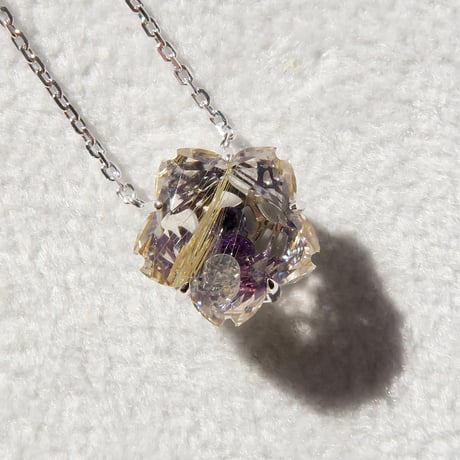【necklace】　ルチルクォーツ　10mm　ぺたんこさくらシェイプ